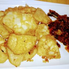 A picture of Golden yam with pp chicken.