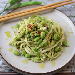 A picture of Wild garlic pesto with udon and edamame 🍜💚.