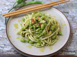 Wild garlic pesto with udon and edamame 🍜💚
