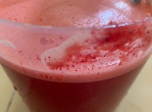 Una foto de Batido de betabel, zanahoria y naranja