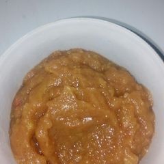 A picture of Home made apple sauce.