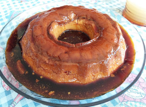 Una foto de Flan casero de huevos y leche, sin azúcar, con caramelo 🍮🍮