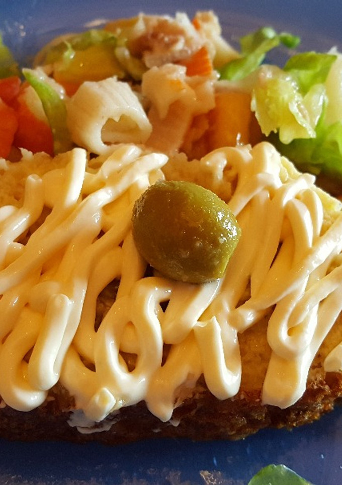 Una foto de Pastel frío de merluza y puerro