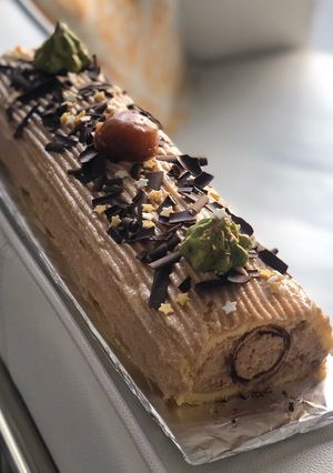 Une photo de Bûche marron suiss ´ maison# team trees 🪵🌰