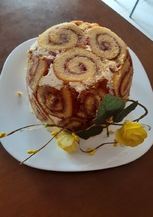 Foto di Zuccotto alle fragole e crema inglese