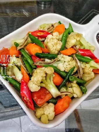 Cara Gampang Membikin Resep Tumis Kembang Kol Teri yang Bisa Manjain Lidah Anti Ribet, Mantap Sekali