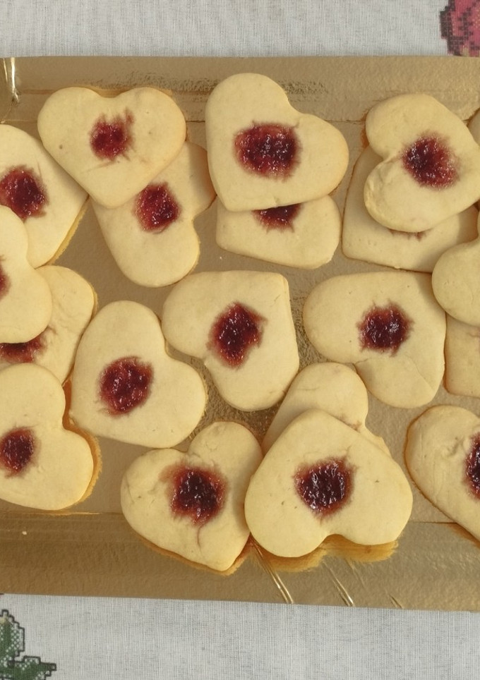 Una foto de Galletitas con corazón de mermelada (para San Valentín)