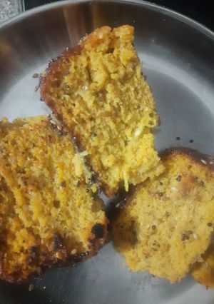 વેજીટેબલ હાંડવો (Vegetable Handvo Recipe In Gujarati) રેસીપી મુખ્ય ફોટો