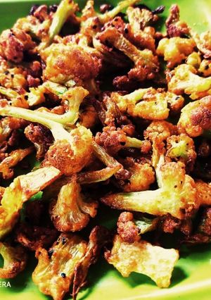 বেসনে ভাজা ফুলকপি (besane bhaja foolkopi recipe in Bengali) রেসিপির প্রধান ছবি