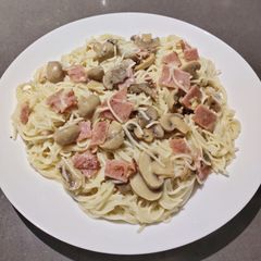 A picture of Spaghetti in Mushroom Sauce.