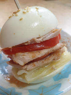 狗狗鮮食~雙層豬肉蛋漢堡(烤肉食材再利用) 的食譜成品照片