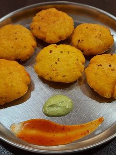 पोहा कटलेट (poha cutlets recipe in marathi) रेसिपी चे मुख्य फोटो 