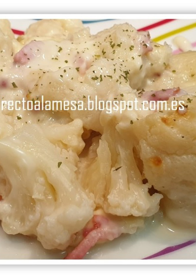 Una foto de Coliflor gratinada con queso azul y bacon