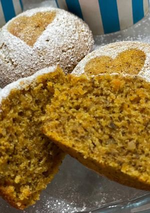 Foto di Muffin alle carote, noci e arancia 🍊