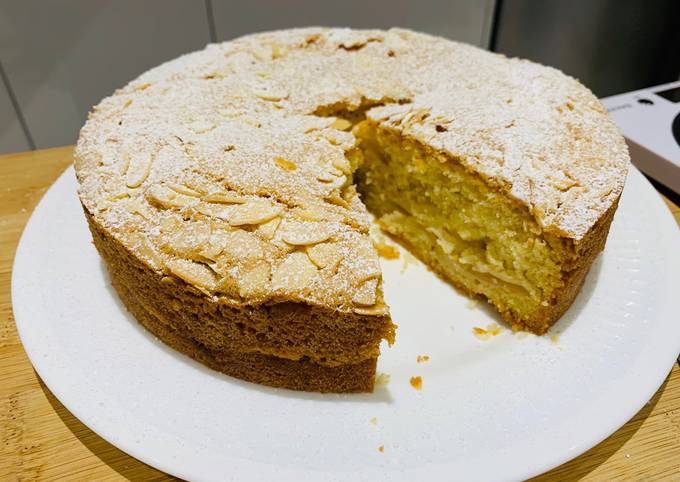 Simple Way to Make Homemade Apple and Almond Cake