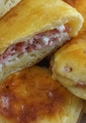 Burgonyás pogácsa (sajttal-sonkával töltve) recept fotója