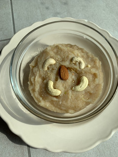 A picture of Jaggery Halwa.