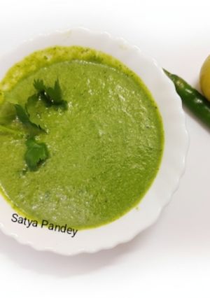 आंवला और हरी धनिया पत्ती की चटनी रेसिपी मुख्य फोटो