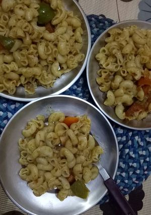 A picture of Macaroni with mayonnaise.