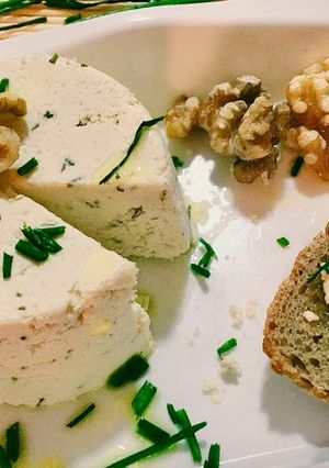 Foto principal de Queso fresco casero con kéfir y especias