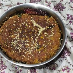 A picture of Semolina bottle gourd handvo.