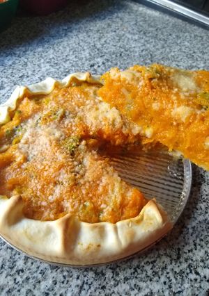 Una foto de Tarta de calabaza, brócoli y puerro
