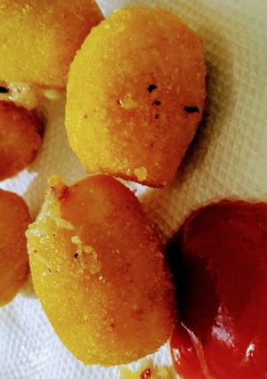 चिली गार्लिक बाईट्स (chilli garlic bites recipe in marathi) रेसिपी चे मुख्य फोटो