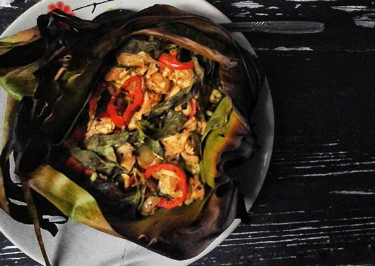 Pepes Nasi Ayam Jamur Pedas