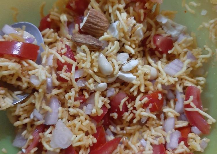 Step-by-Step Guide to Prepare Perfect Homemade sev chaat