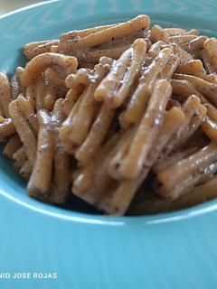 Una foto de Casarecce con salsa de trufa