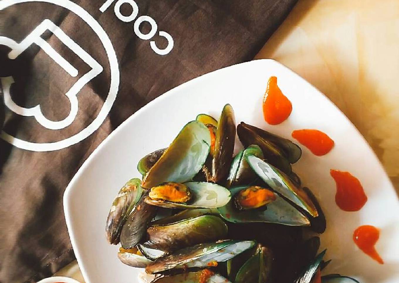 Kerang Ijo rebus cocol saos mayo