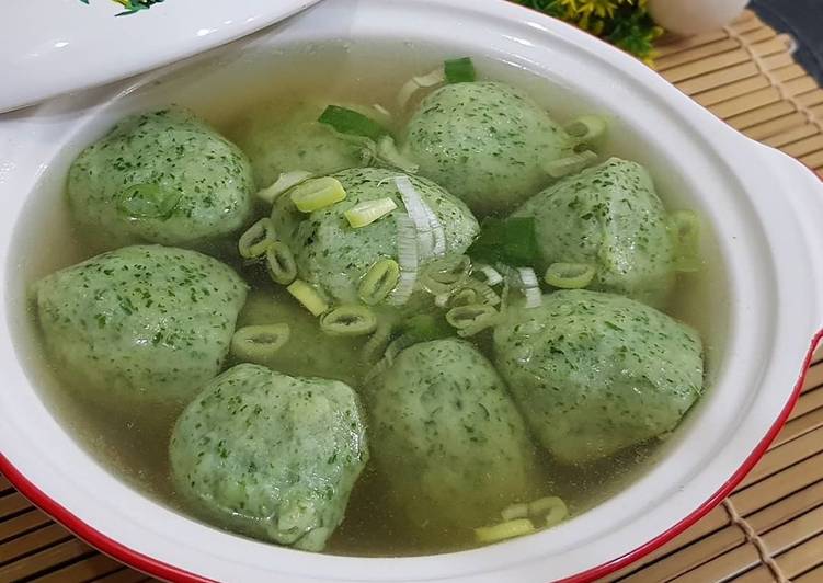 Bakso ikan bayam