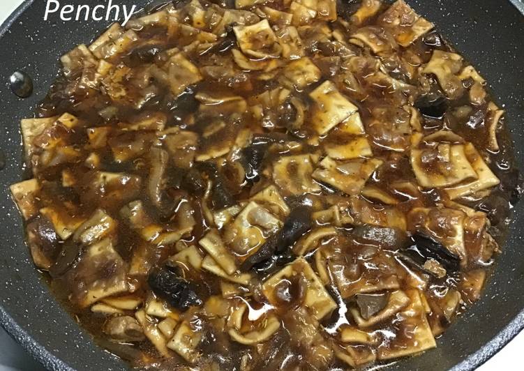 Gazpachos de pollo con boletus