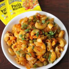 A picture of Macaroni.