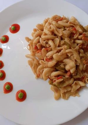 A picture of Macaroni.