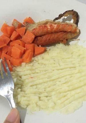 Foto resep Fried Salmon with Mashed Potato