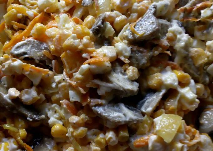 Салат с рыжиками: рецепты с солеными, свежими и жареными грибами