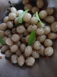 கோலி கொழுக்கட்டை(goli kolukattai recipe in tamil) செய்முறை முக்கிய புகைப்படம்