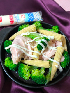 舒肥雞胸肉青花菜沙拉 的食譜成品照片