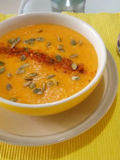 Una foto de Sopa crema de 🎃 calabaza vegana