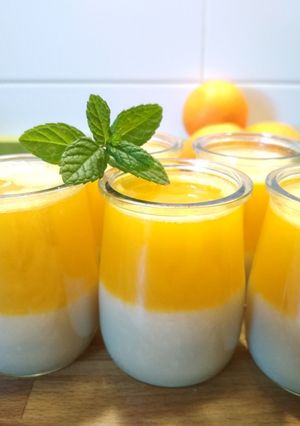 Una foto de Cuajada de avena con gelatina de naranja