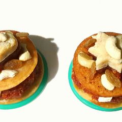 A picture of Mini Carrot Pancakes and Carrot Halwa Canapé.