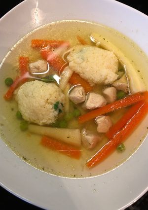 Tavaszi leves grízgaluskával recept fotója