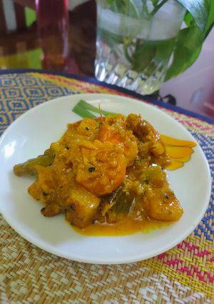 চিংড়ি মাছের বাটি চচ্চড়ি (chingri macher bati chorchori recipe in Bengali) রেসিপির প্রধান ছবি