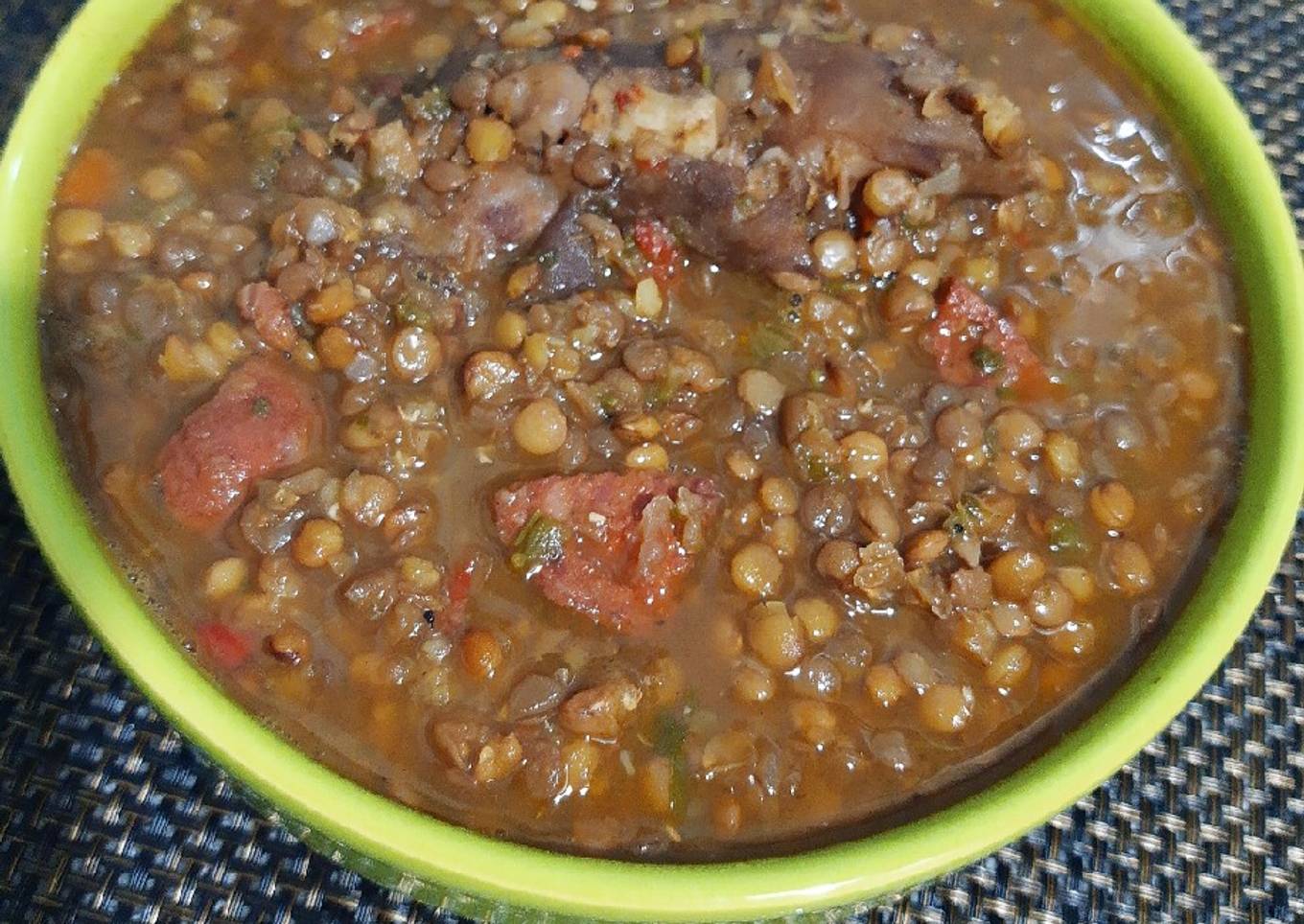 Guiso De Lentejas Con Patas De Cerdo