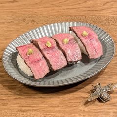 ★ Slow-cooked beef Sushi (肉寿司 Meat-Sushi) ★ A picture of ★ Slow-cooked beef Sushi (肉寿司 Meat-Sushi) ★.