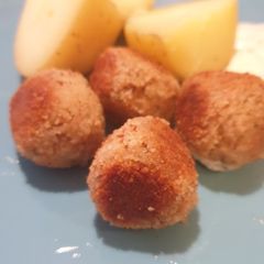 A picture of Tuna meatballs.
