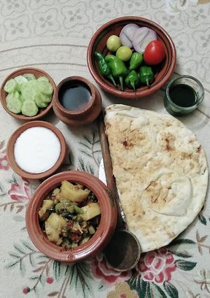 A picture of Mix vegetable with Roti.