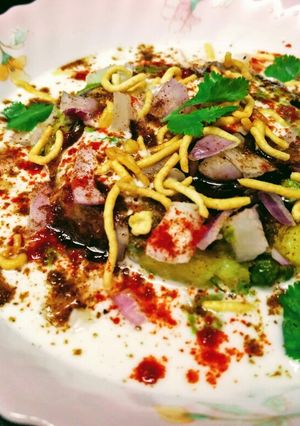 A picture of Aloo Tikki Chaat.