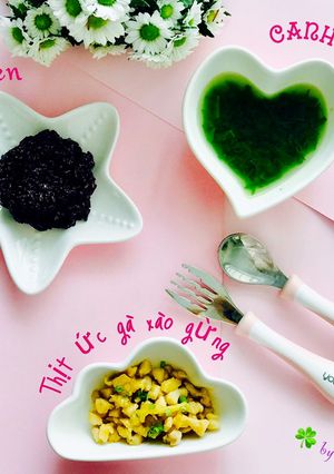 Hình của món Cơm gạo đen canh mồng tơi ức gà xào gừng tươi.